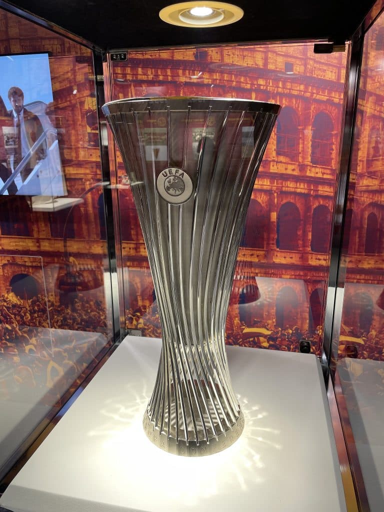 Cúp UEFA Conference League trong ảnh tư liệu