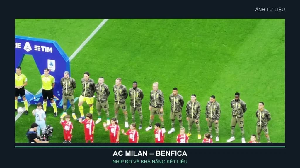 Ảnh tư liệu tập thể AC Milan tại San Siro